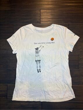Caitlin Clark Nike basketball shirt. Woman’s inspirational shirt. Size Medium.